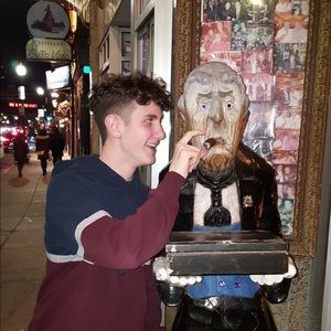 Meet your Posher, Dillon